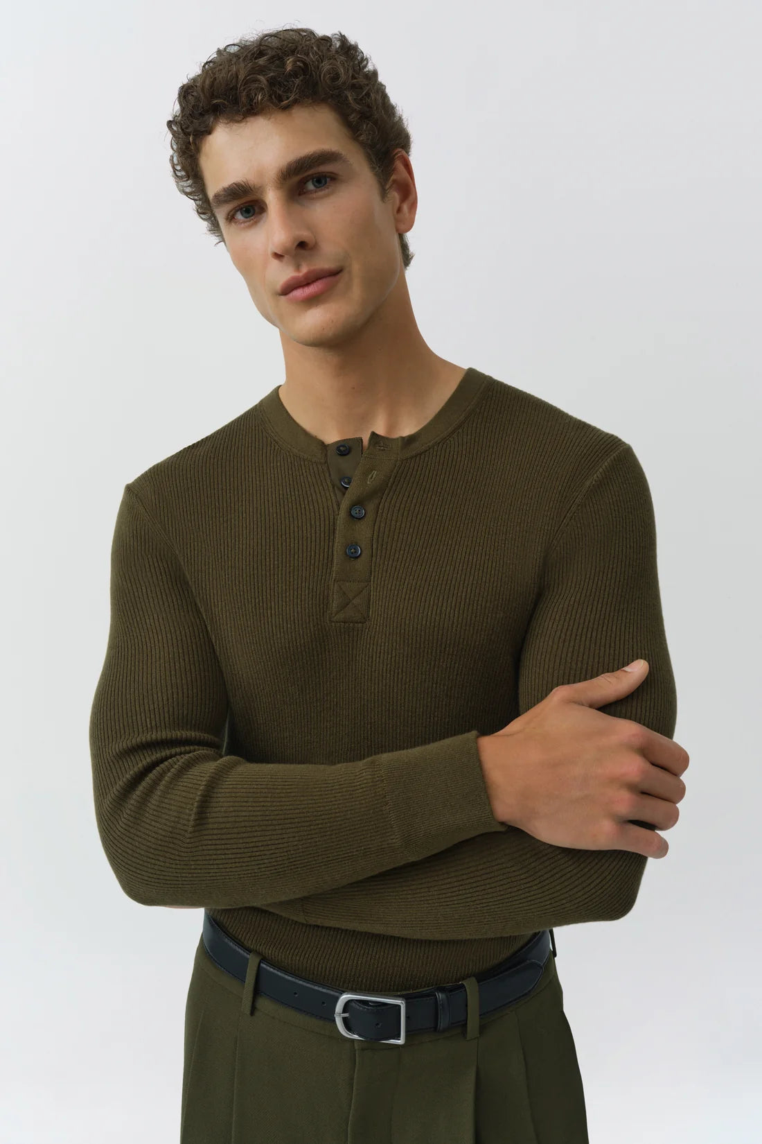 SIMKHAI - Hezekiah Classic Henley - Dark Olive
