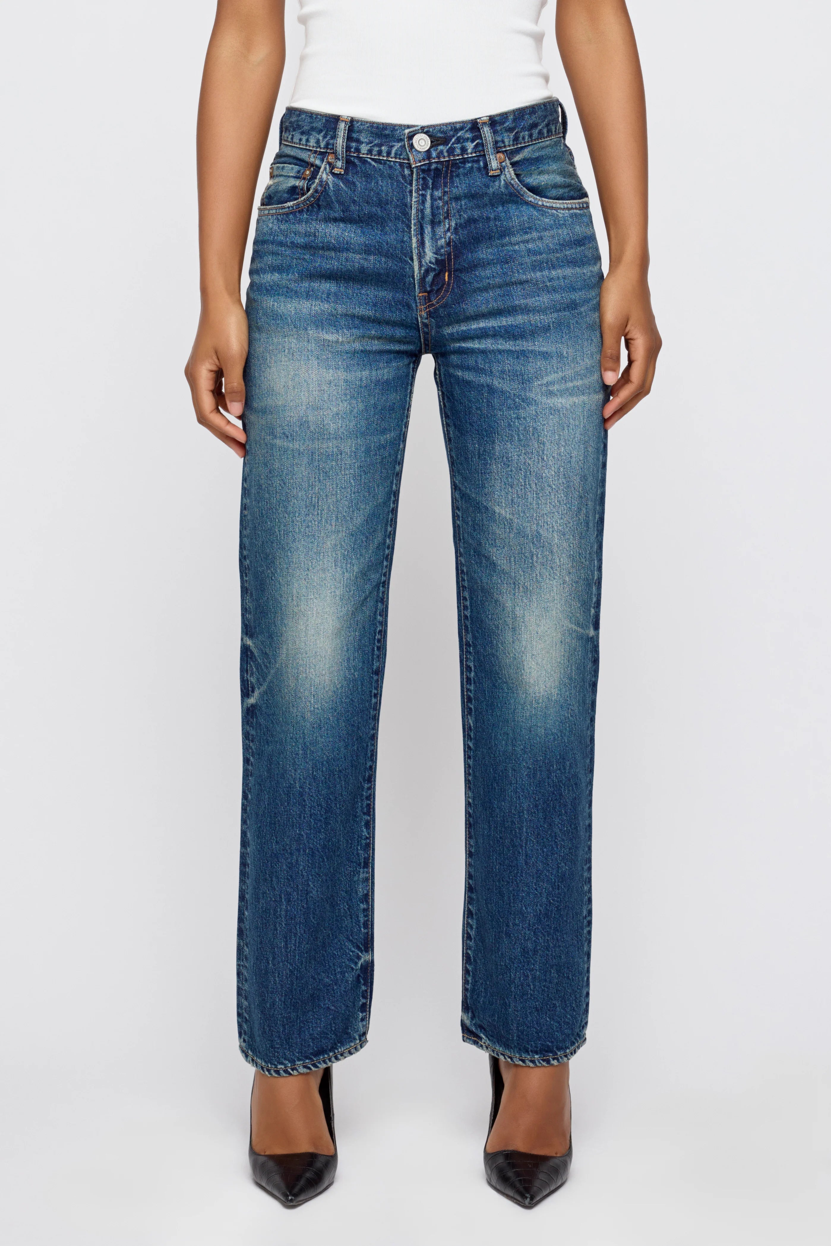 Moussy- Straight- Leyden