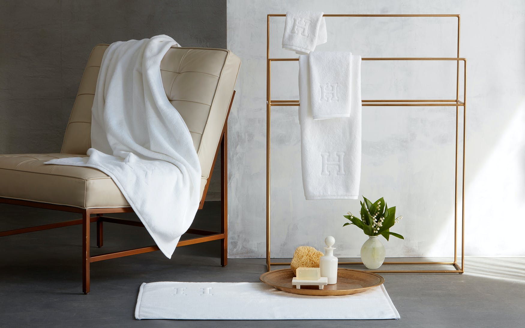 https://www.janeleslieco.com/products/matouk-auberge-initial-hand-towel