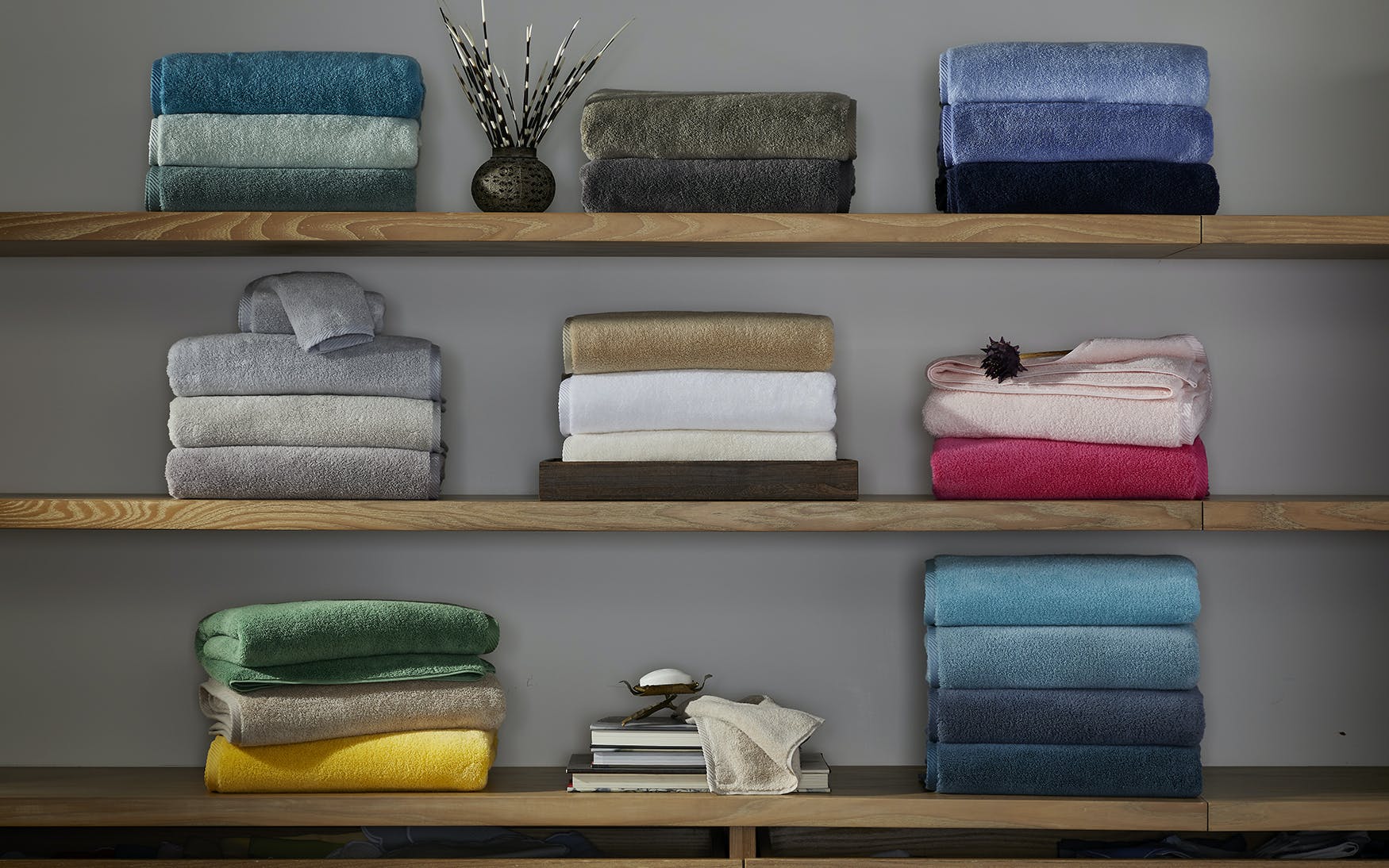 https://www.janeleslieco.com/products/matouk-milagro-towels