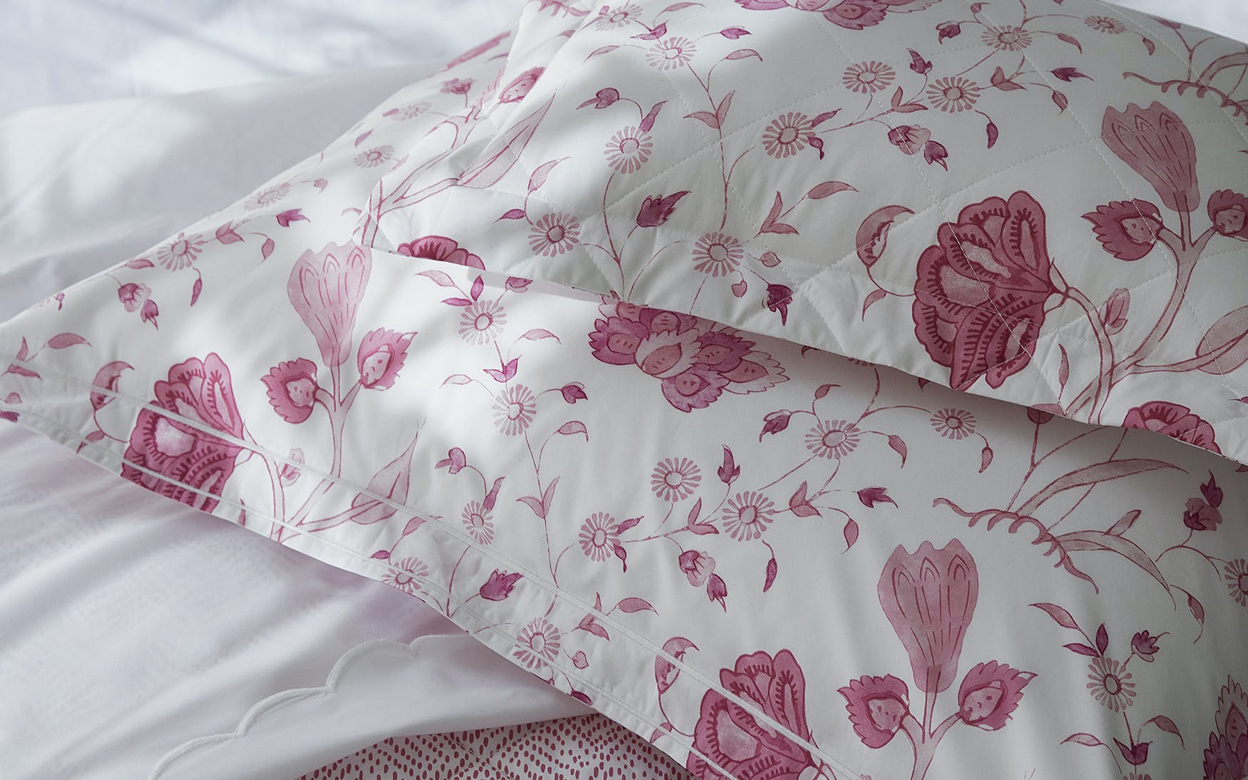 https://www.janeleslieco.com/products/copy-of-matouk-khilana-full-queen-quilt-poppy