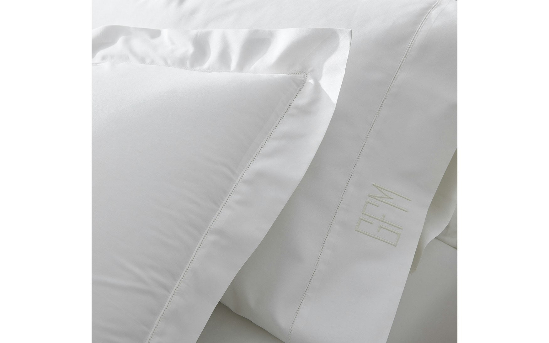 Matouk- Milano Hemstitch King Case Pair- Bone