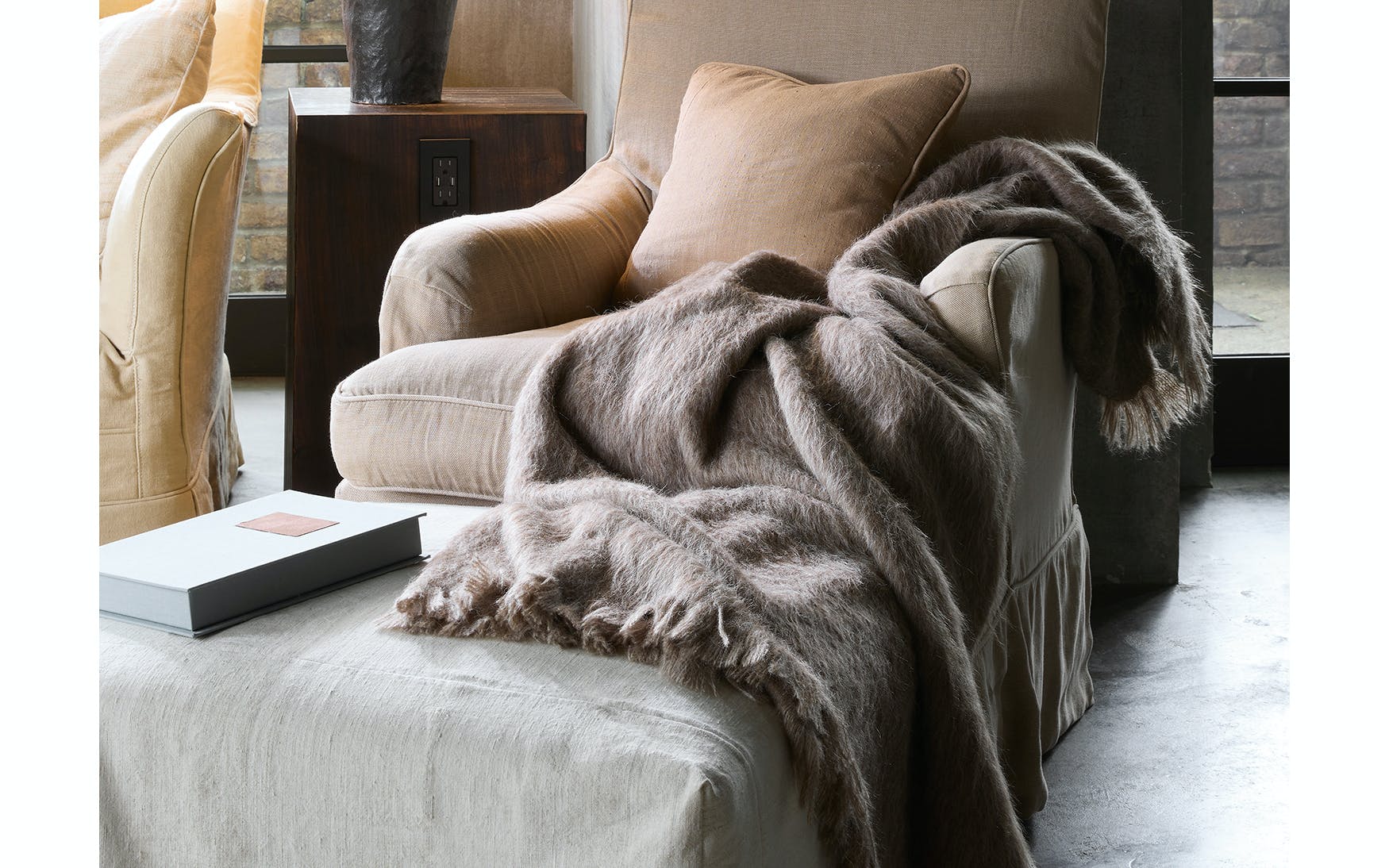 https://www.janeleslieco.com/products/matouk-bruno-throw-50-x-70-slipper