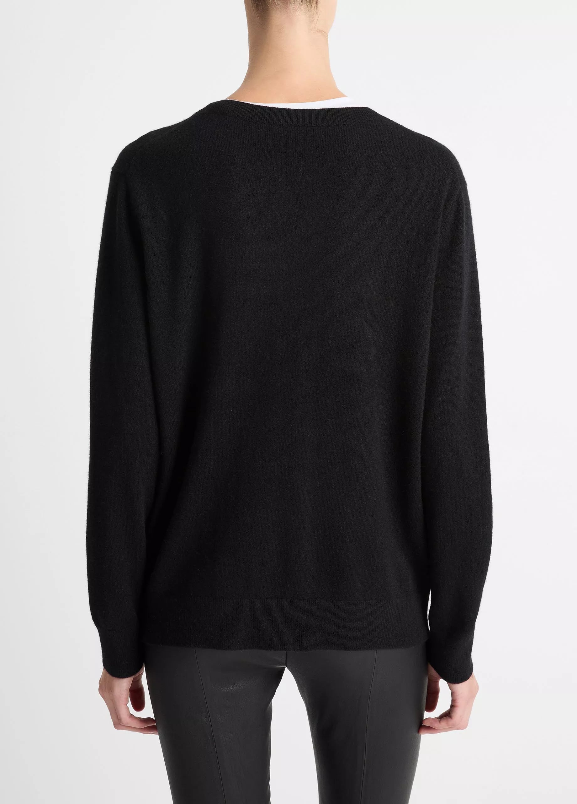 Vince - Weekend V-Neck Sweater - Black