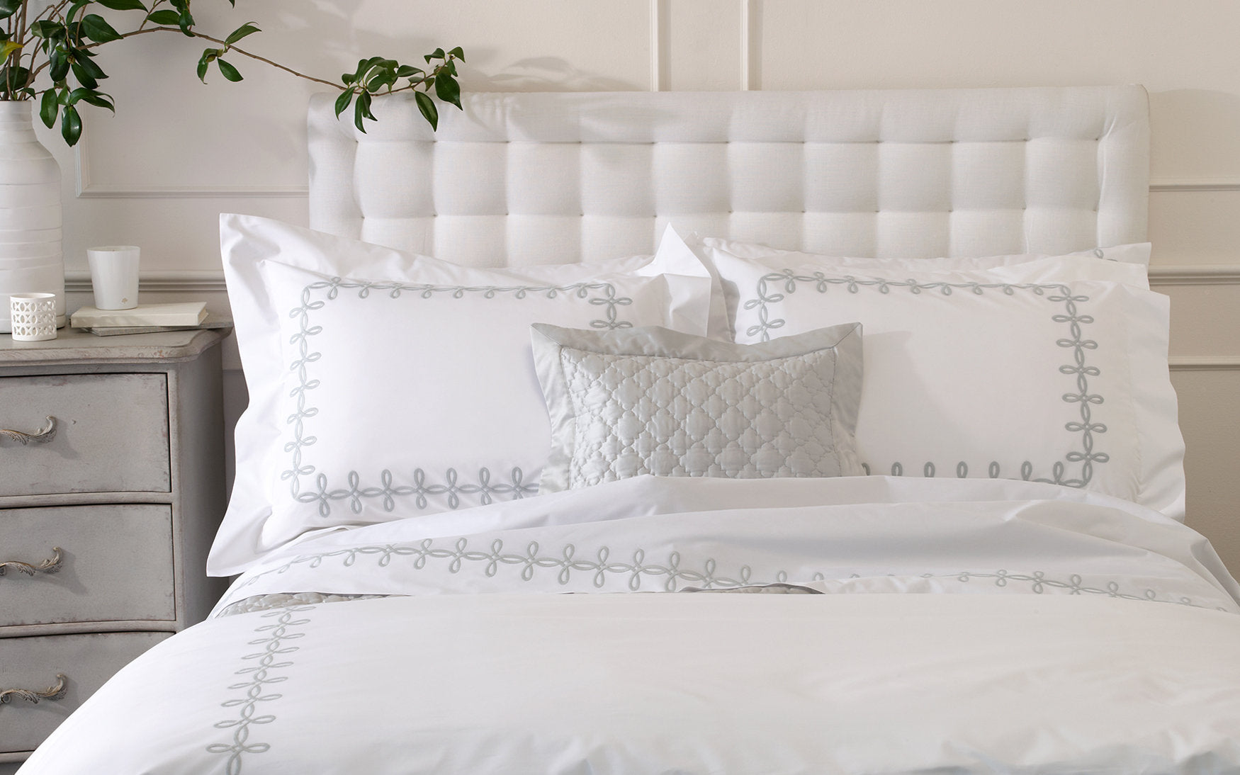 https://www.janeleslieco.com/products/matouk-gordian-knot-king-flat-sheet-in-silver