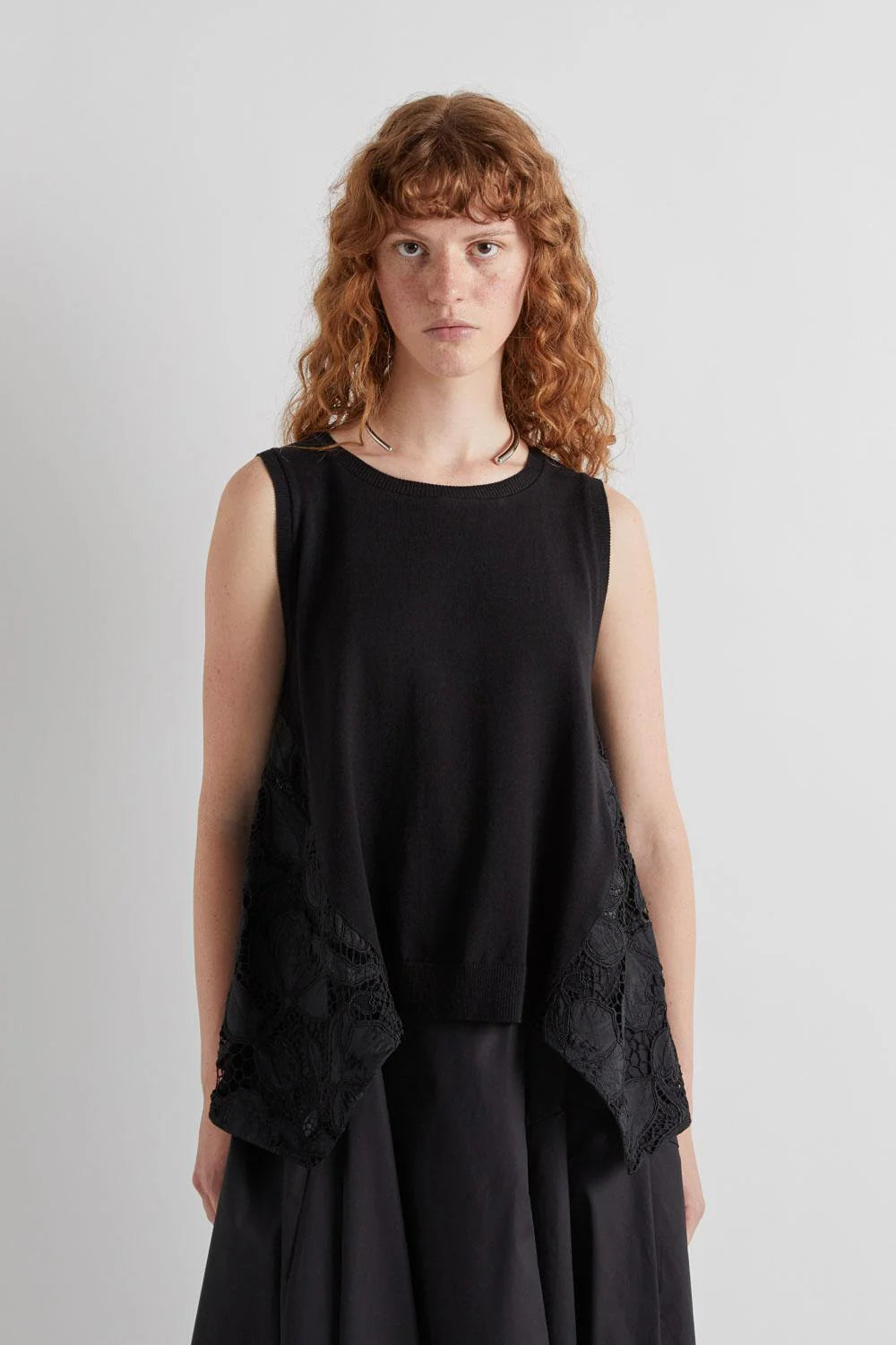 MEIMEIJ Blouse with Round Neck and Lace Insert in Nero