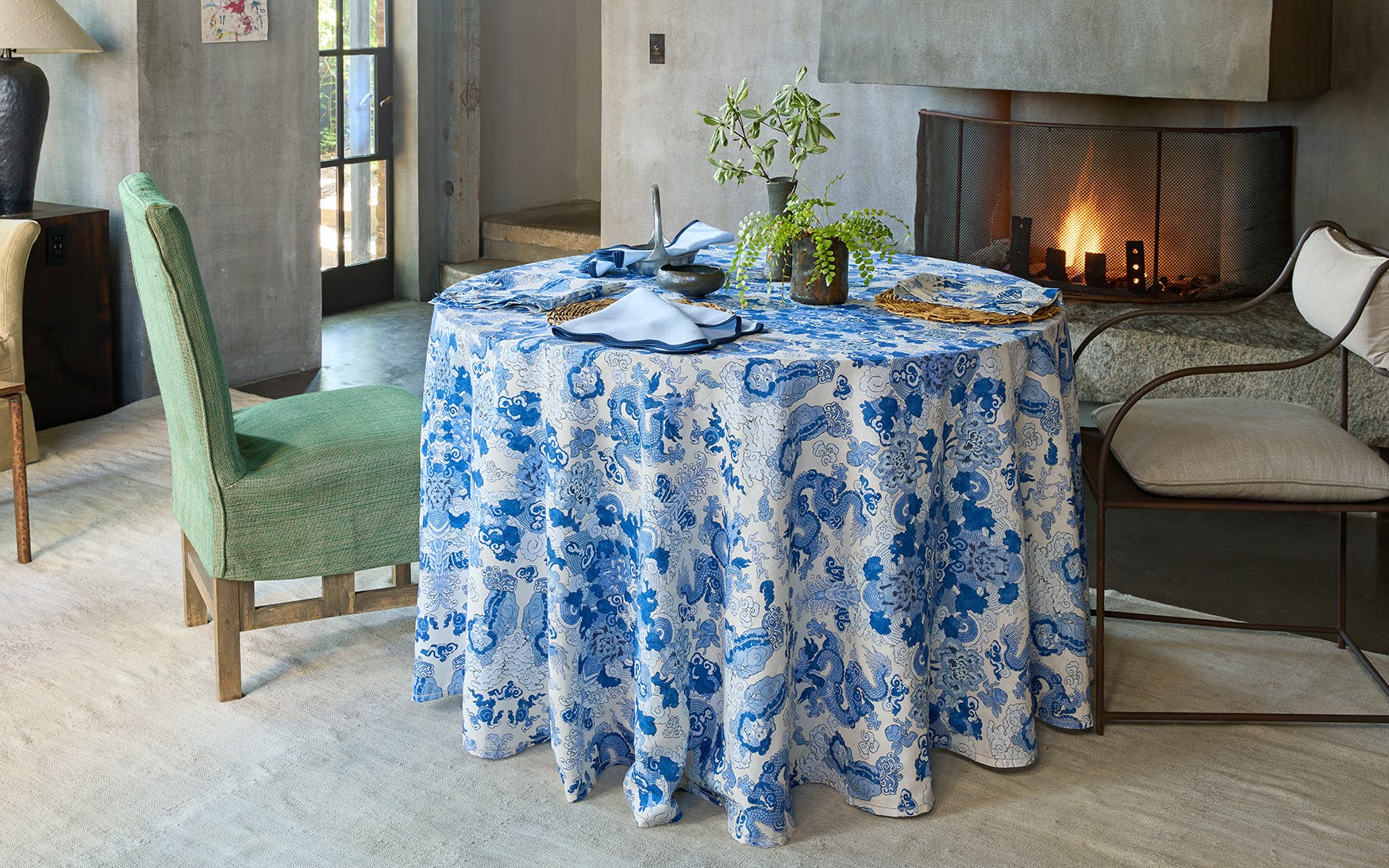 https://www.janeleslieco.com/products/matouk-scallop-edge-napkin-set-of-4-ice-blue-navy