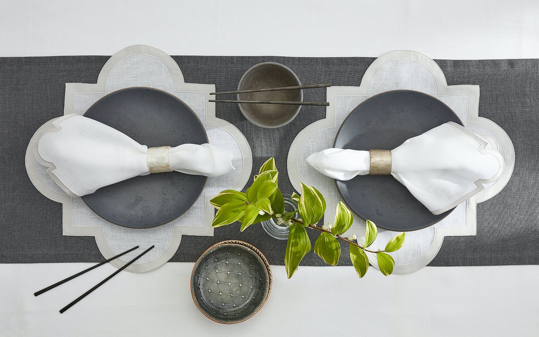 https://www.janeleslieco.com/products/matouk-mirasol-napkin-set-of-4-champagne