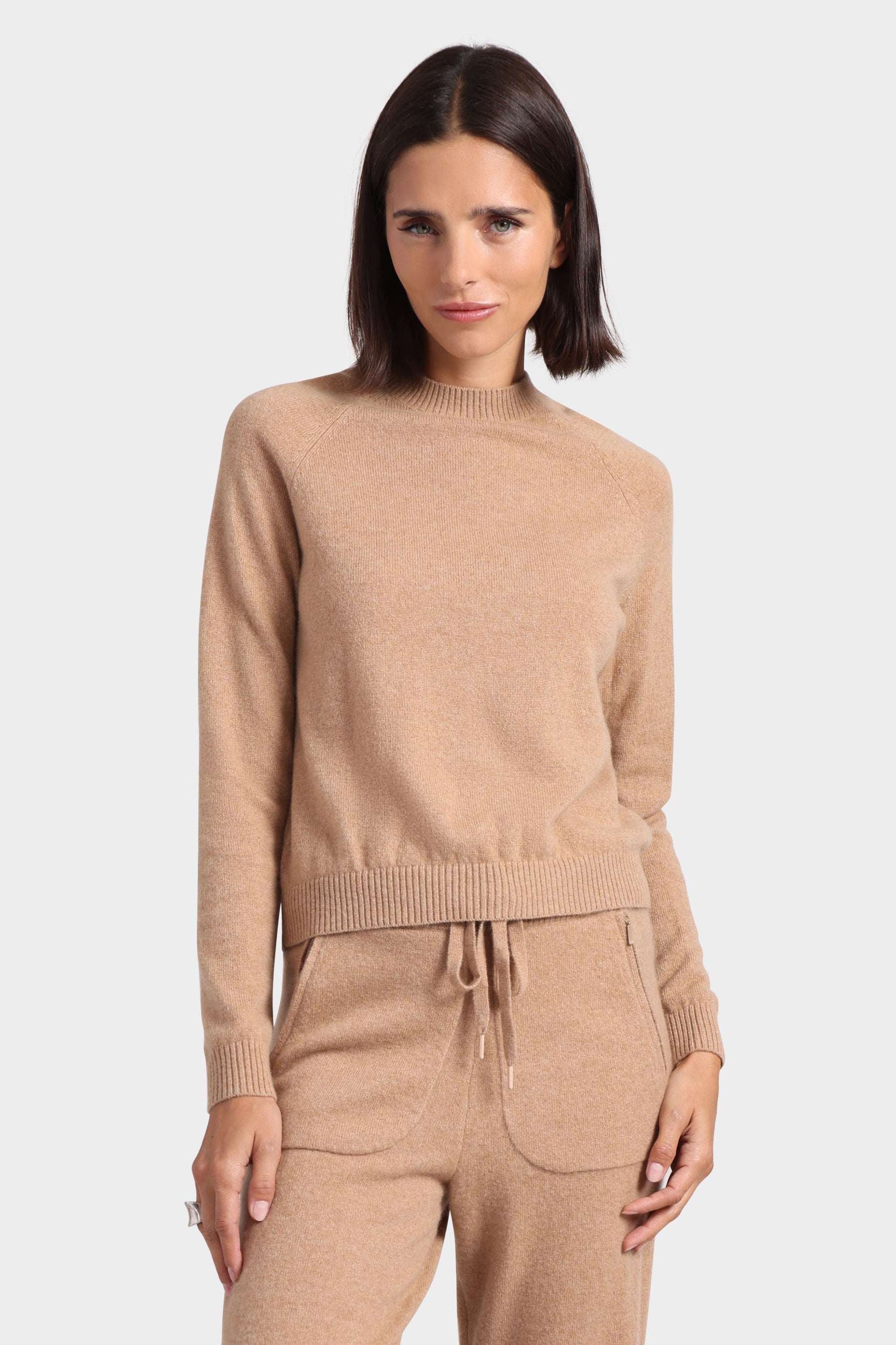 Minnie Rose - Cashmere 9gg Long Sleeve Shrunken Crew - Camel