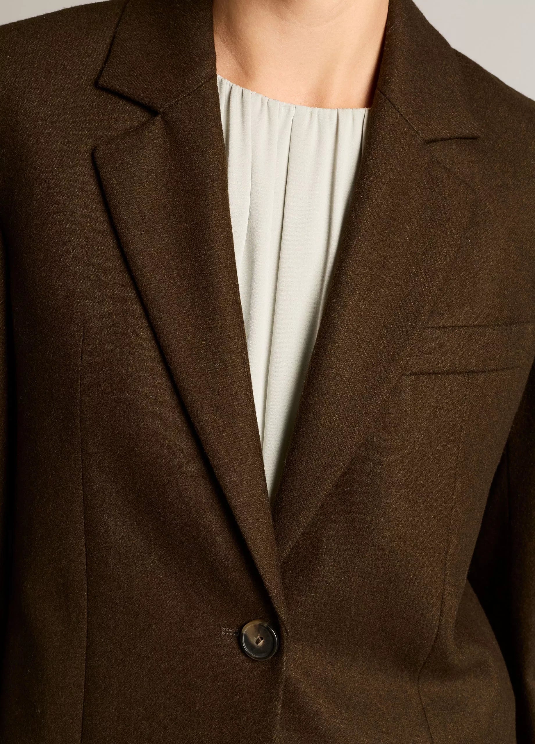 Vince- Soft Flannel Short Wool Blazer- Pinewood