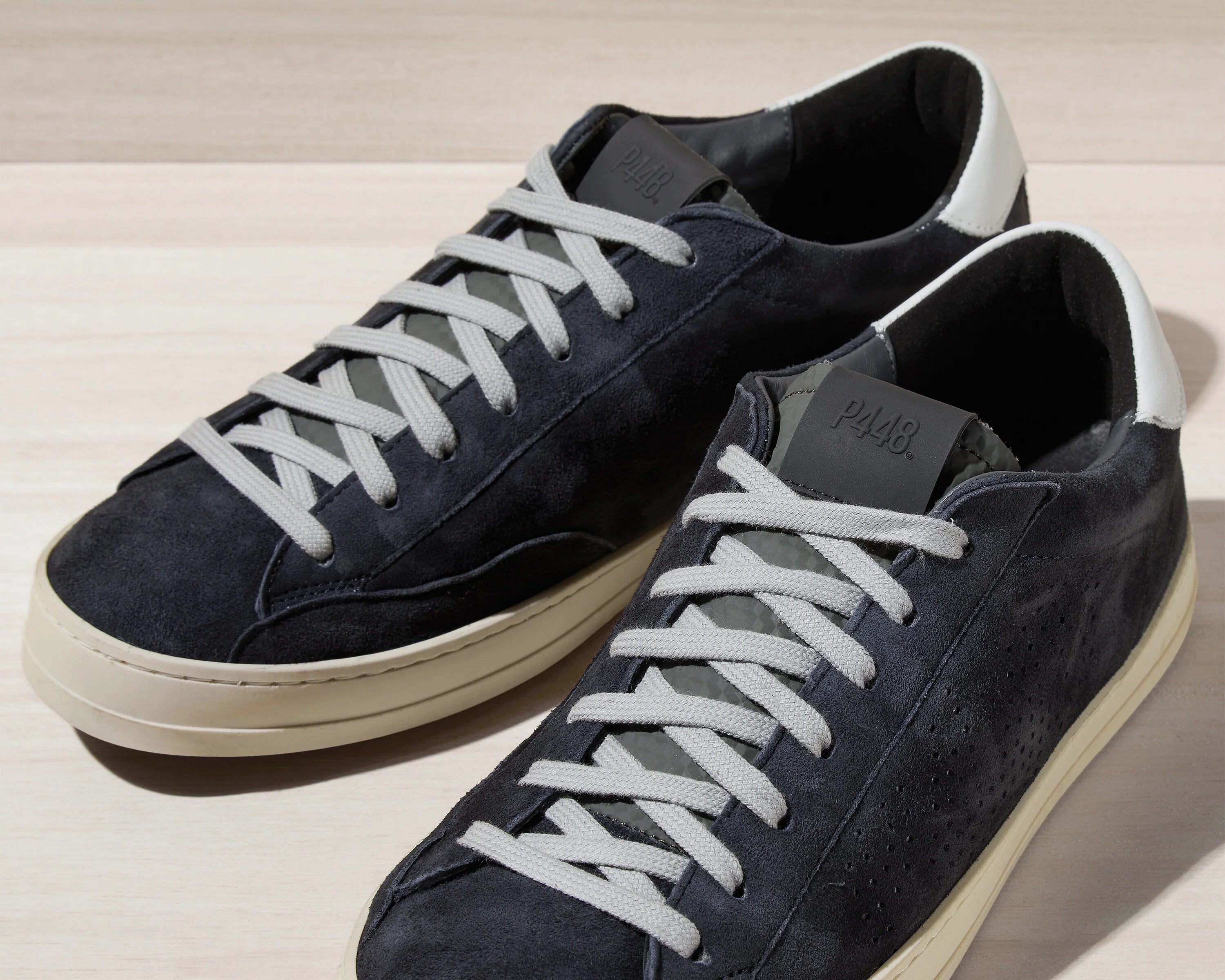 P448 - John Sneaker - Futura